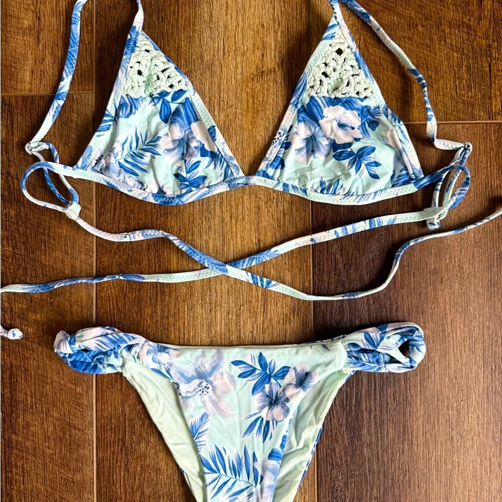 FRANKIES BIKINIS | Hawaiian Print Bikini Set
